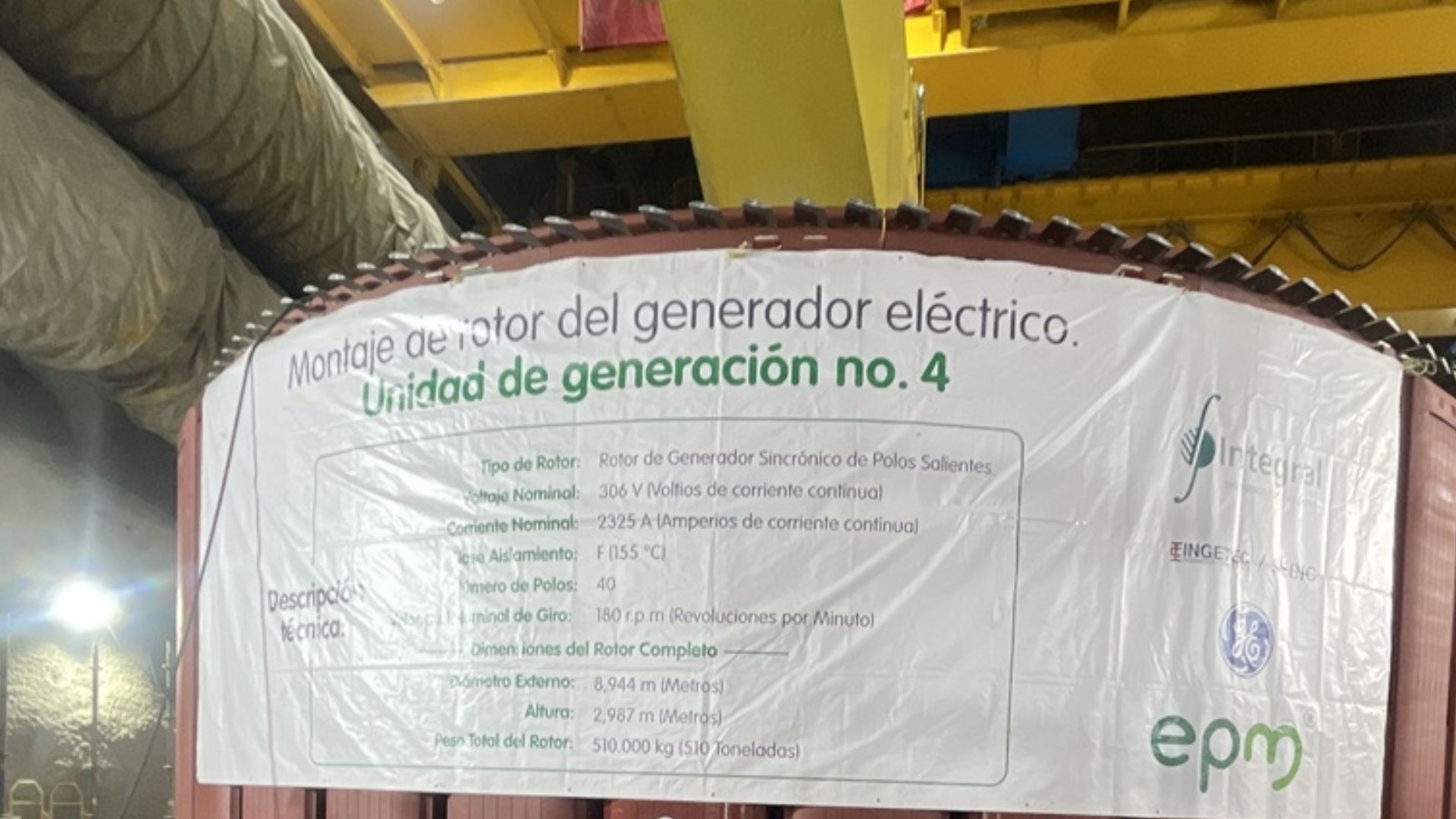SE INSTALÓ EL ROTOR DE LA UNIDAD CUATRO DE GENERACIÓN DE ENERGÍA DE HIDROITUANGO